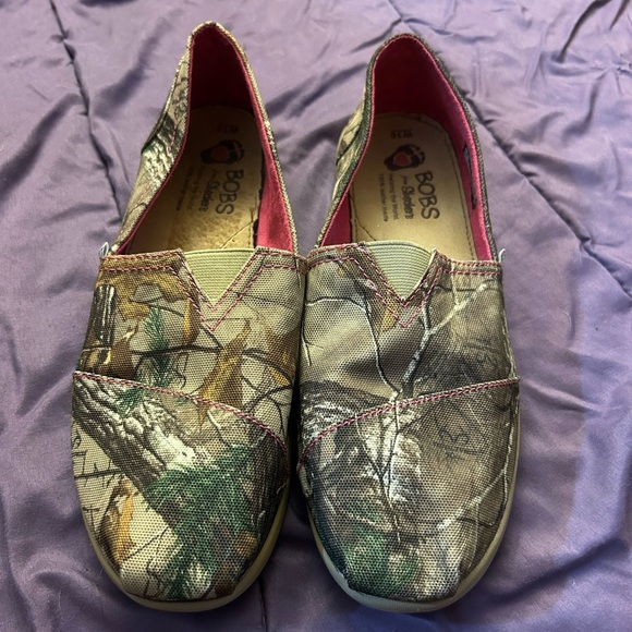 Bobs camo slip on with pink accents US size 10 - Picture 6 of 8